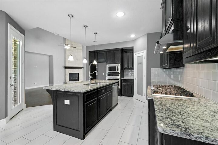 Photo de la propriété:  9920 Pikes Peak Place  TX 75068 
