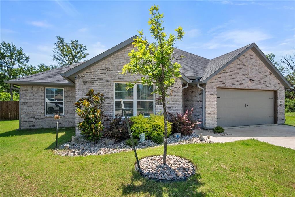 Property Photo: 101 Paytons Way TX 75110