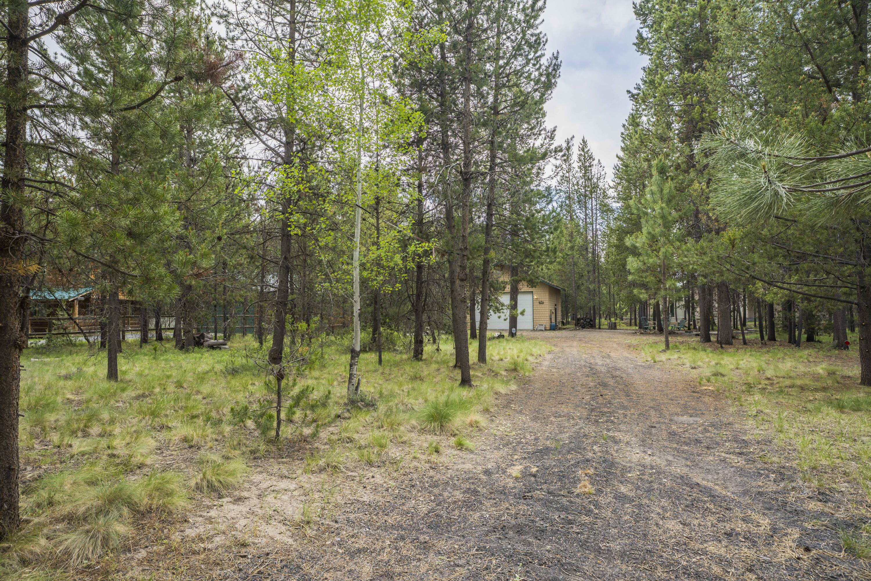 Property Photo: 55827 Wood Duck Drive OR 97707