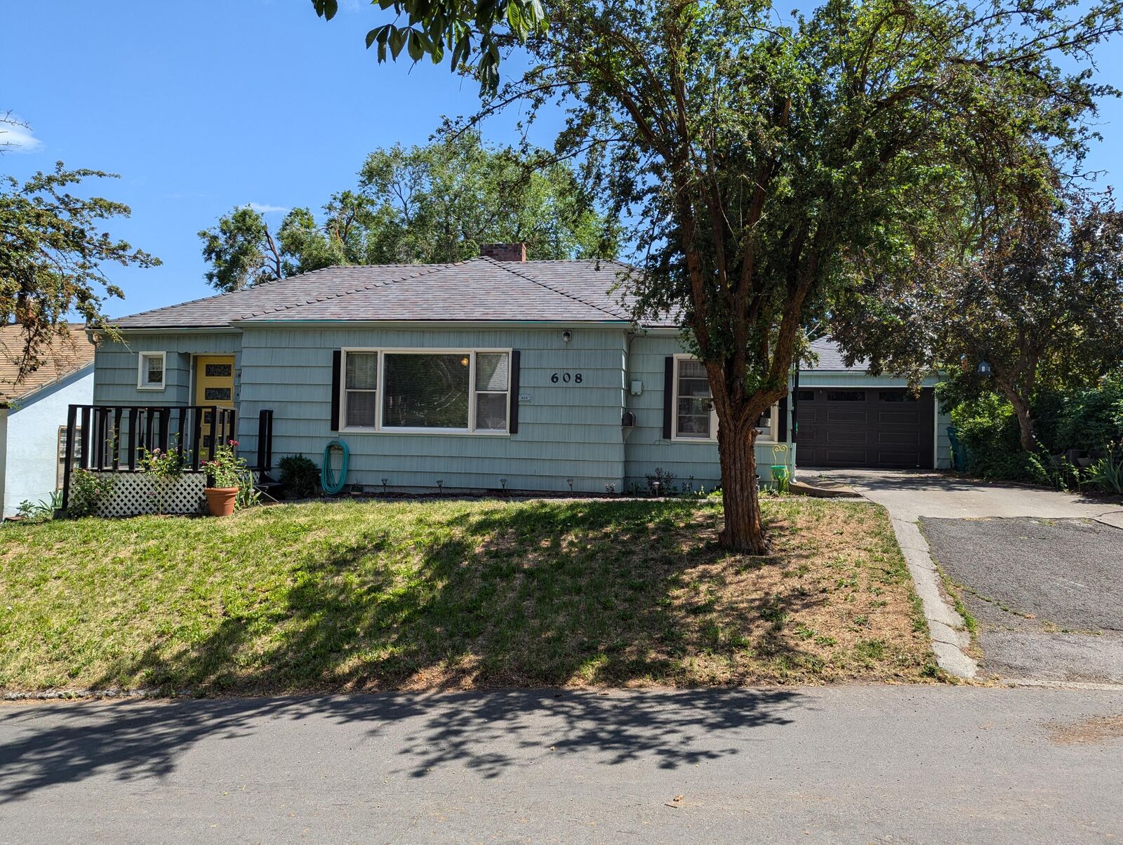 Property Photo:  608 Roseway Drive Drive  OR 97601 