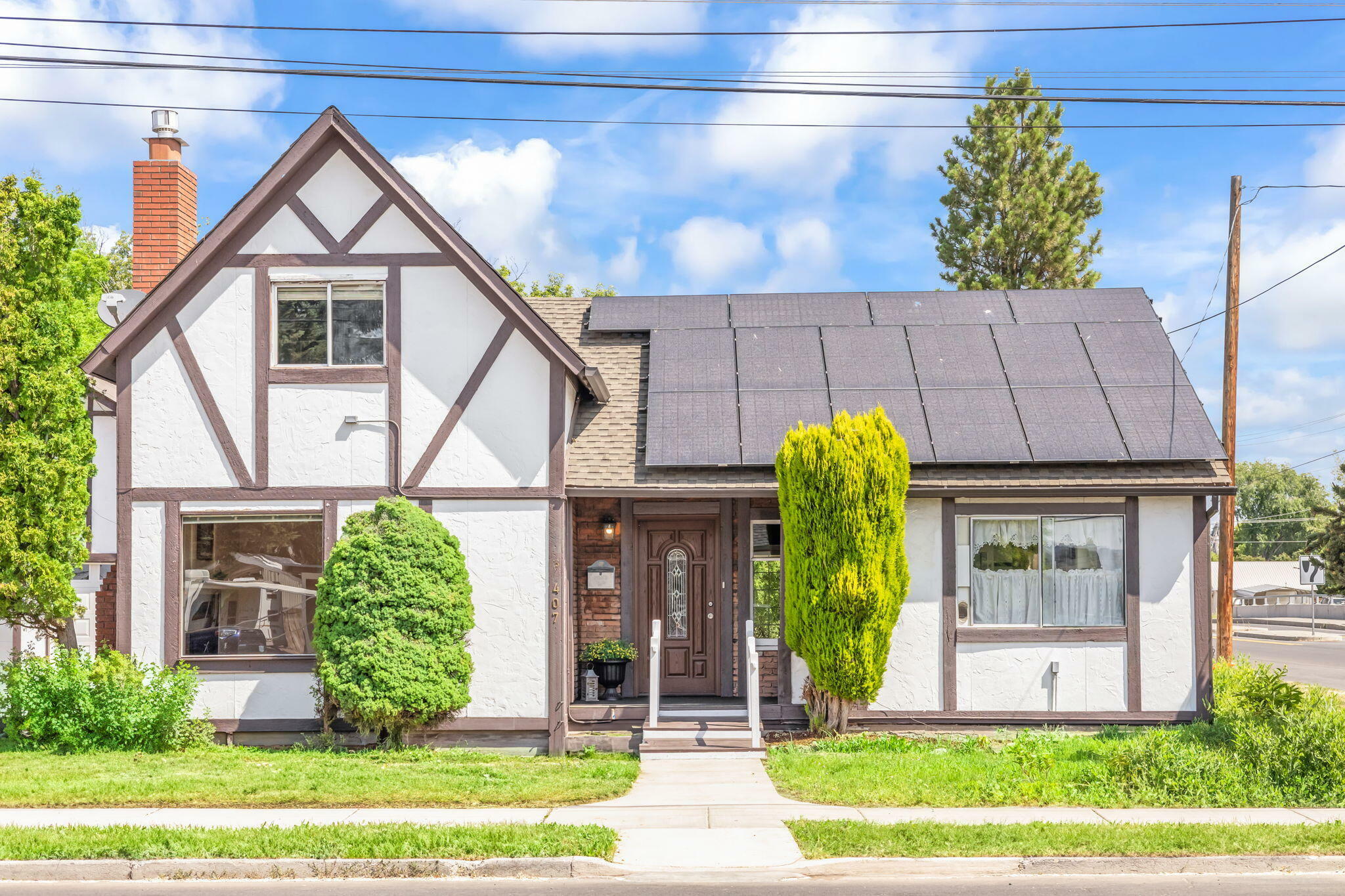 Property Photo: 407 NW 5th Street OR 97754