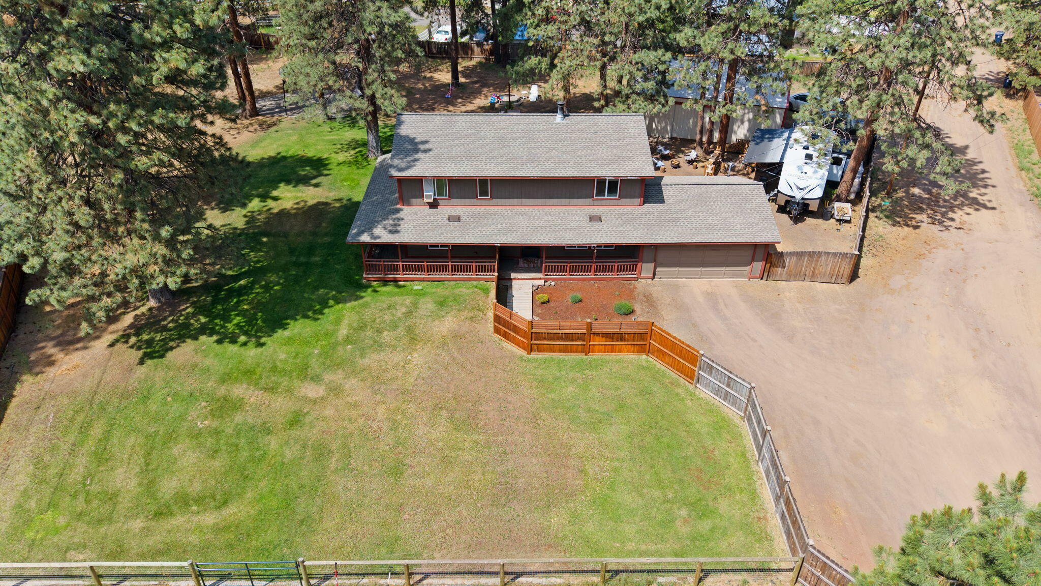 Property Photo: 60488 Umatilla Circle OR 97702
