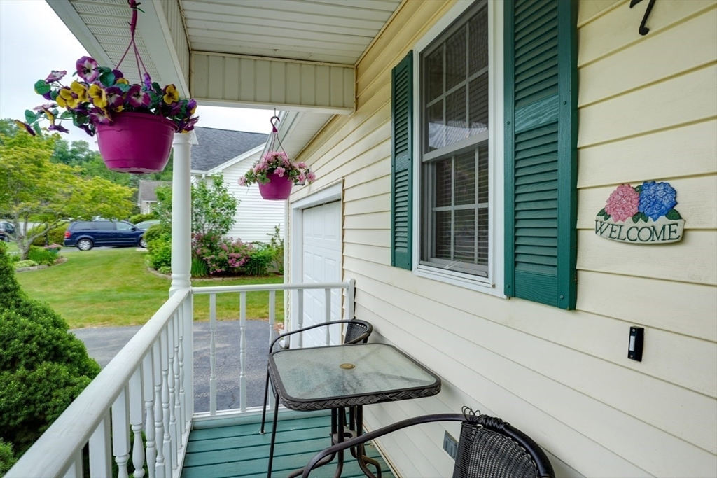 Property Photo: 7 Chandler Way 7 MA 01532
