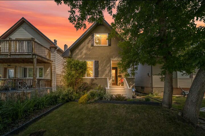 Property Photo: 412 17 Avenue NW AB T2M 0N1