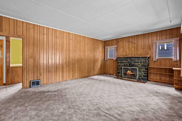 Property Photo: 404 Otter Street AB T1L 1E3