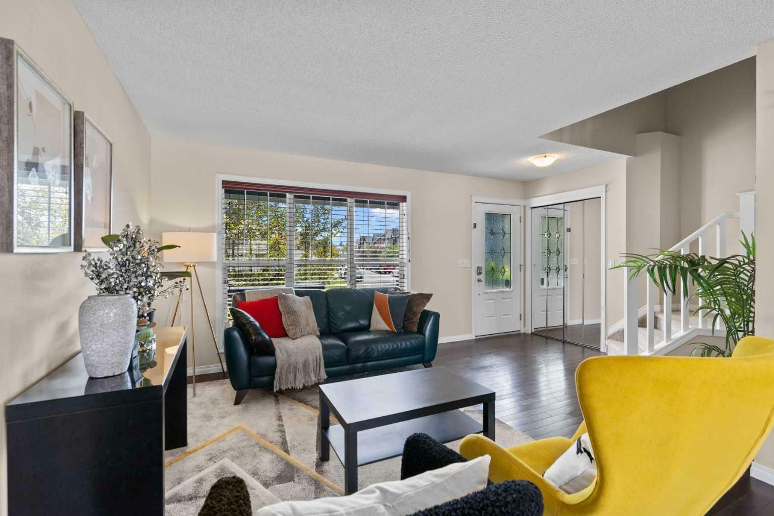 Property Photo:  172 New Brighton Green SE  AB T2Z 0J8 
