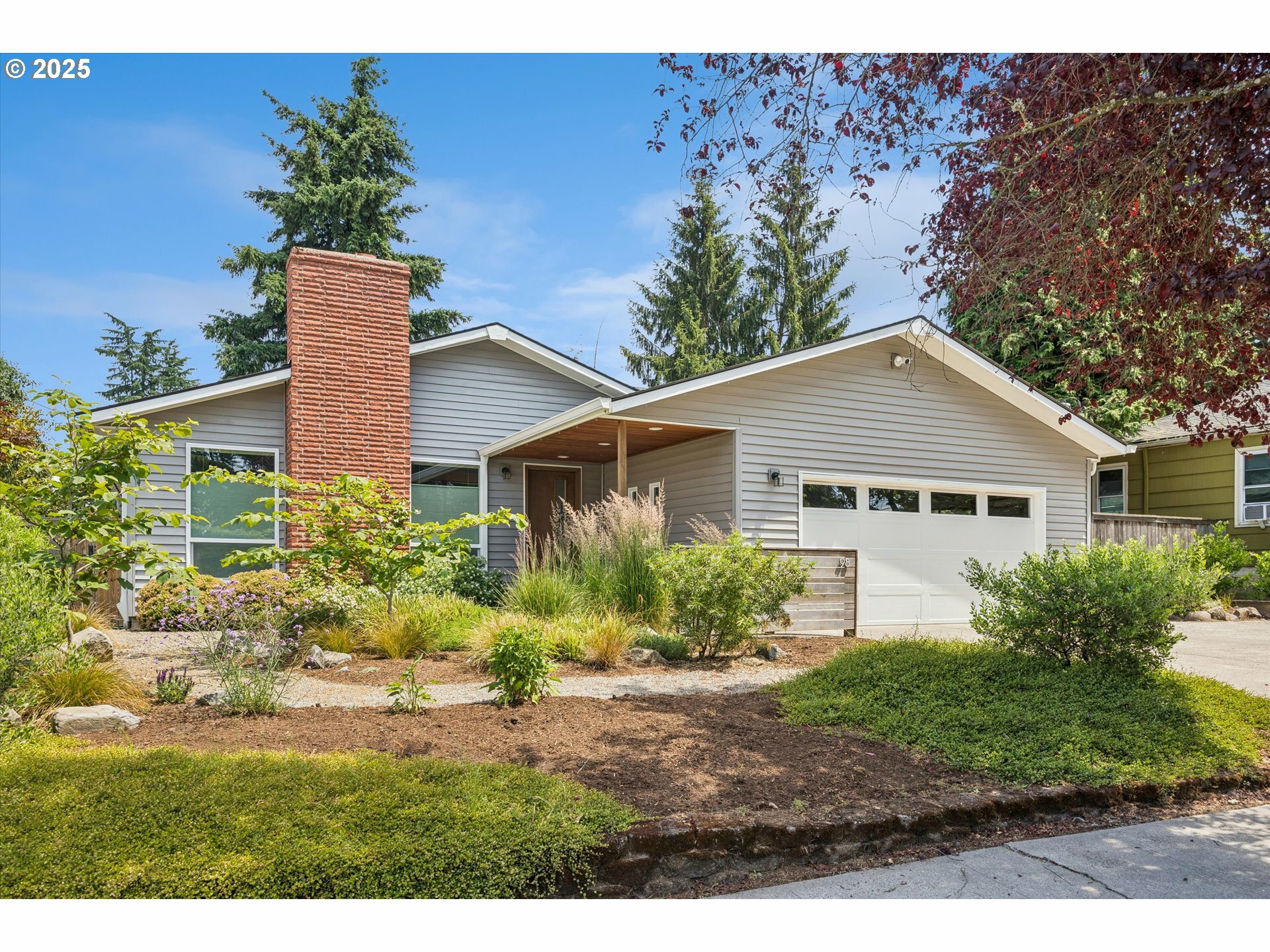 Property Photo: 98 NE 113th Ave OR 97220