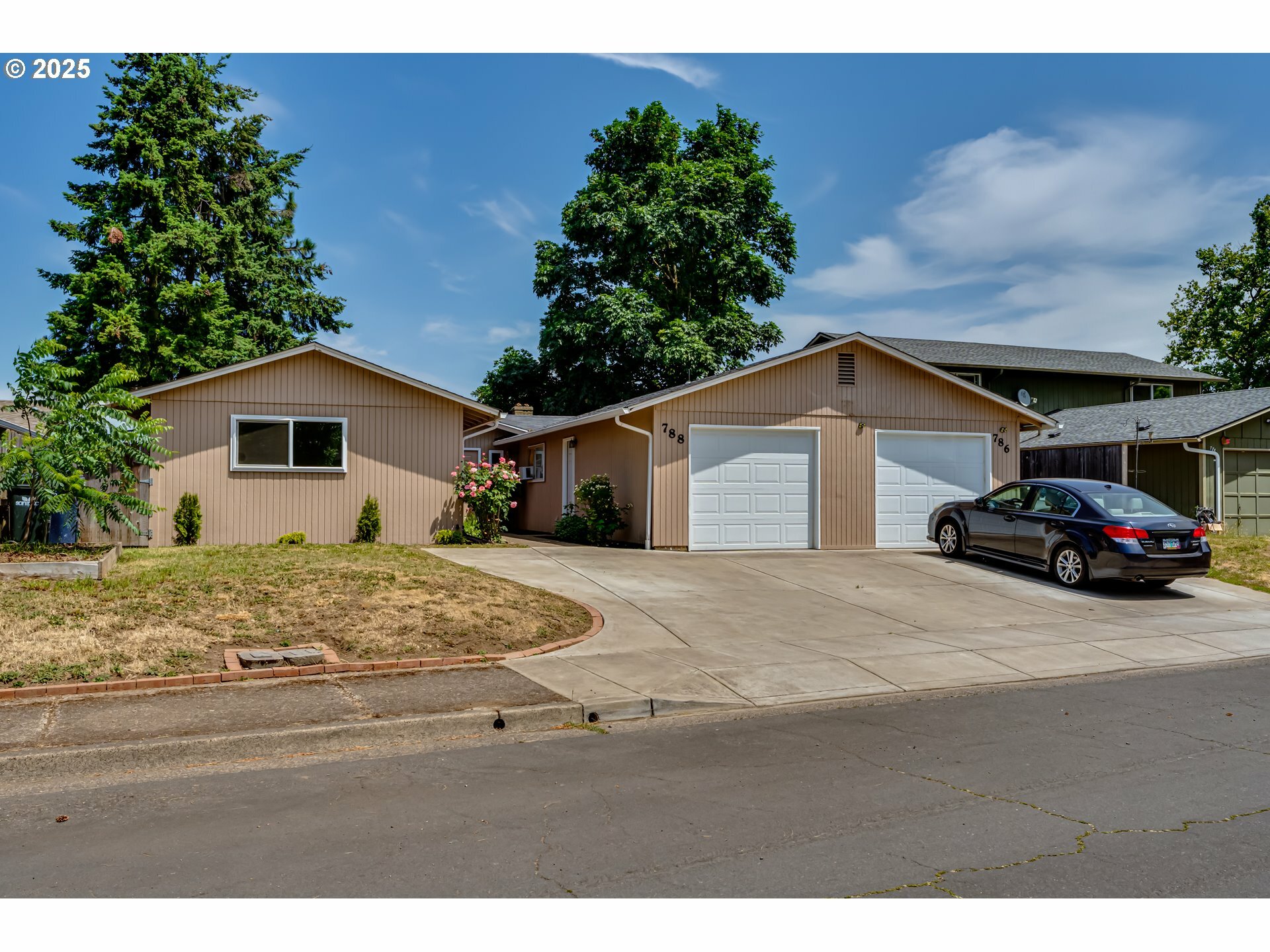 Property Photo: 786 W Quinalt St OR 97477