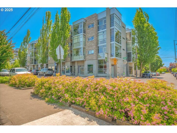 910 SE 42nd Ave 370  Portland OR 97215 photo