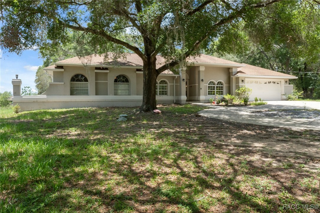 Property Photo: 3042 N Eisenhower Avenue FL 34442