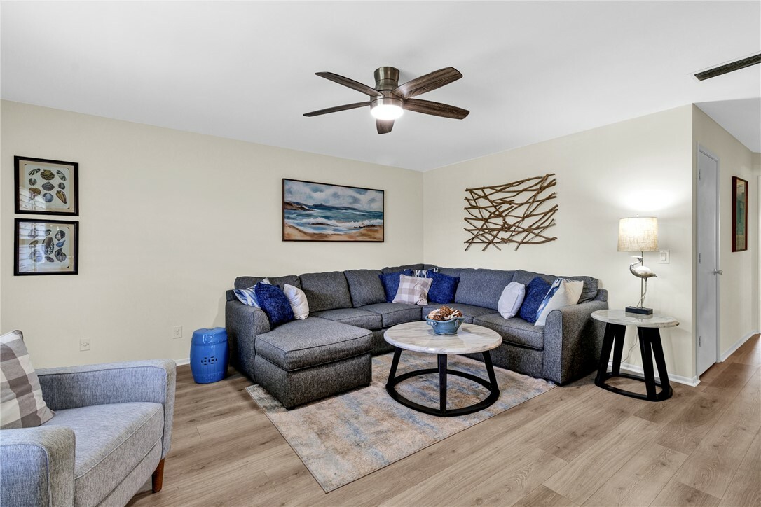 Property Photo: 27 Vista Gardens Trail 206 FL 32962
