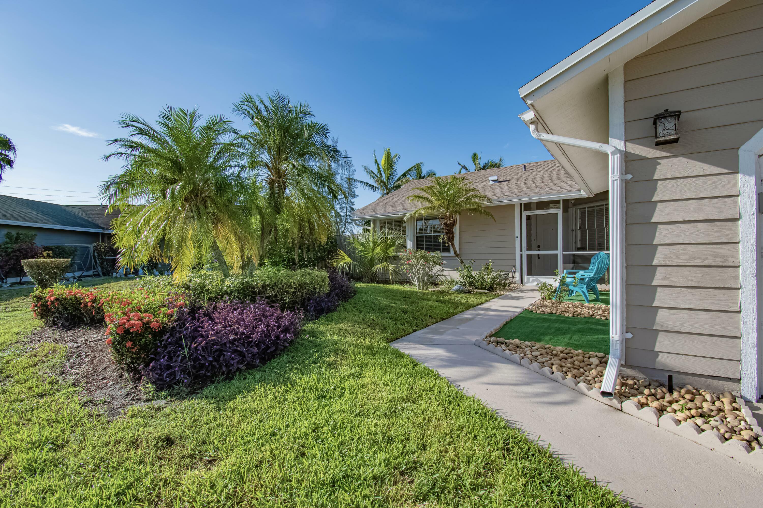 Property Photo: 5064 El Claro Circle FL 33415
