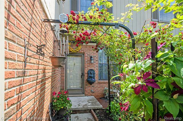 Property Photo: 7176 Nottingham MI 48322