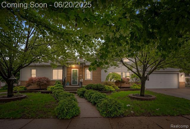 4633 Croissant Street  Dearborn Heights MI 48125 photo