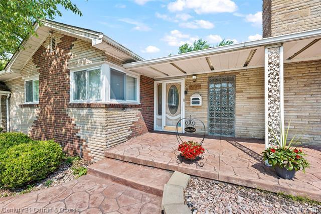Property Photo: 7561 Esper Boulevard MI 48126