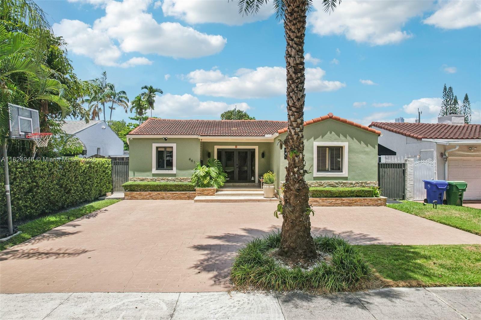 Property Photo: 441 SW 27th Rd FL 33129