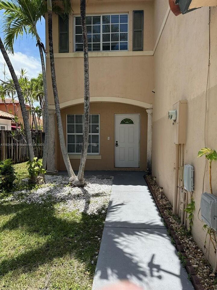 3908 SW 152nd Ct 0  Miami FL 33185 photo