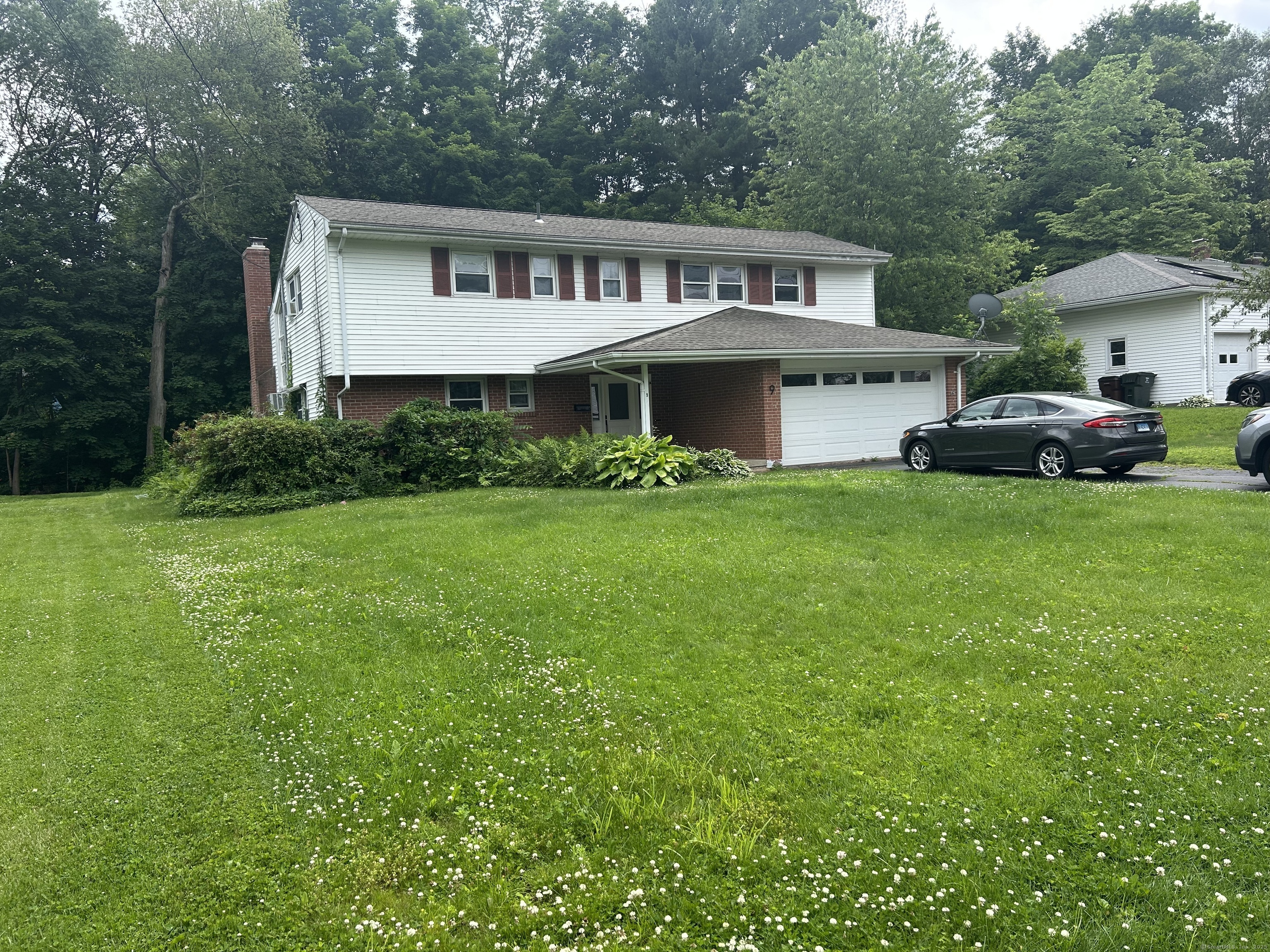 Property Photo:  9 West Maxwell Drive  CT 06107 