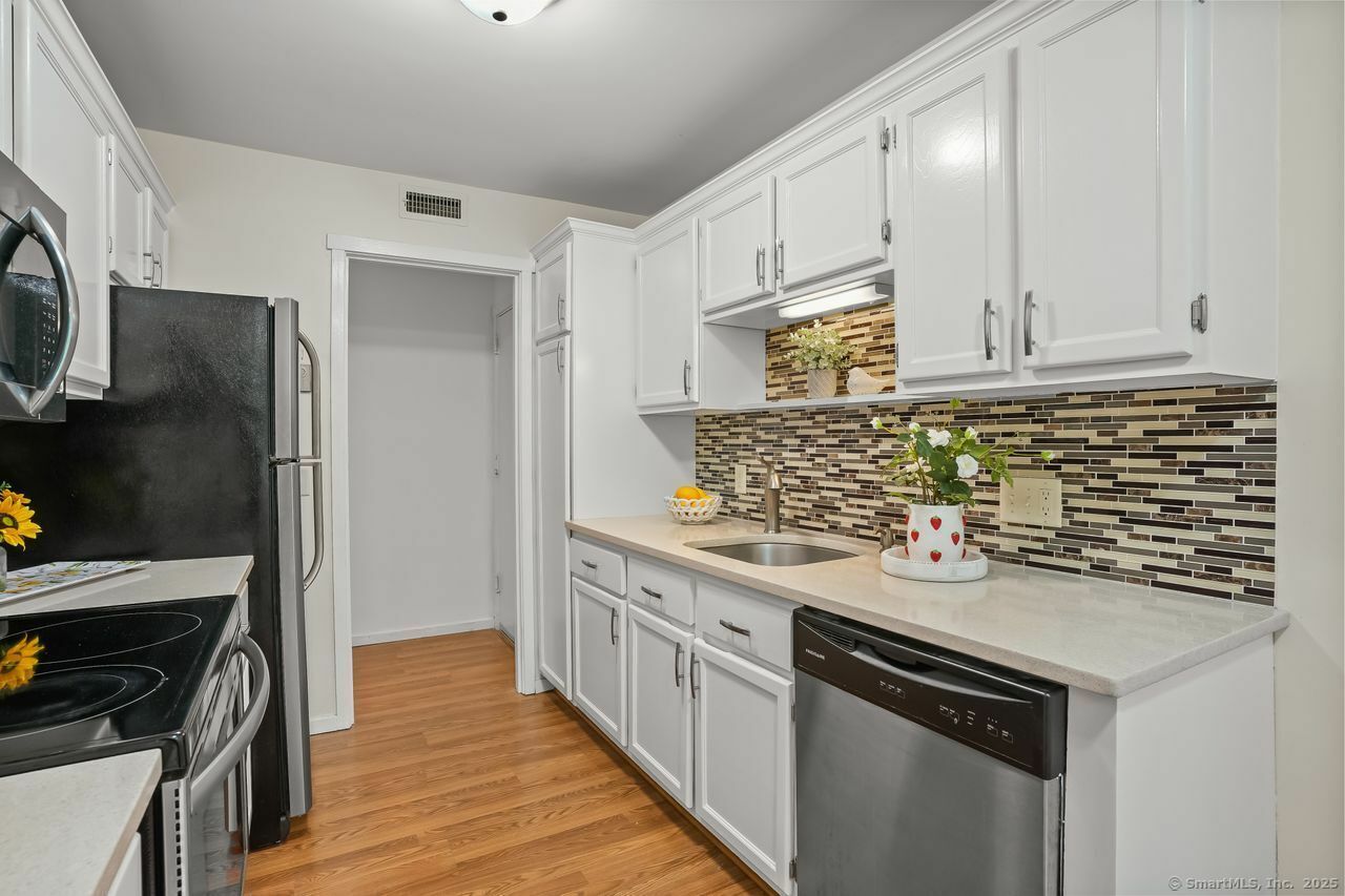 Property Photo: 338 Heritage Village D CT 06488