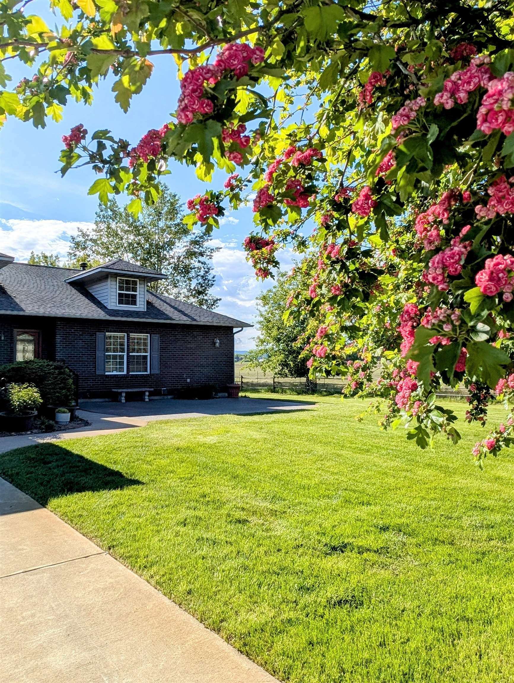Property Photo: 40425 - A N Sherman Rd WA 99006