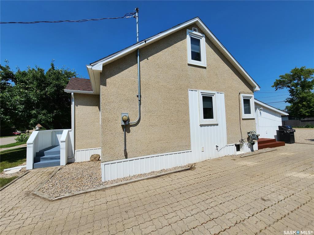 Property Photo: 614 3rd Street SE SK S4H 2E1