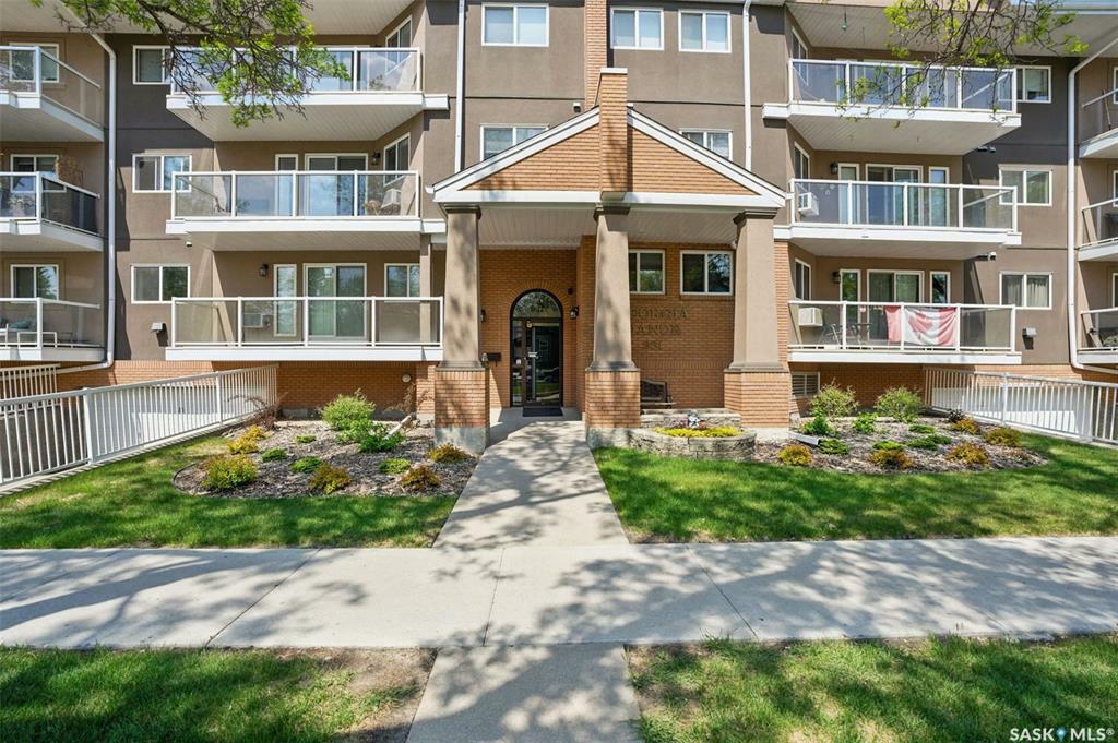 Property Photo: 921 Main Street 201 SK S7H 0K4