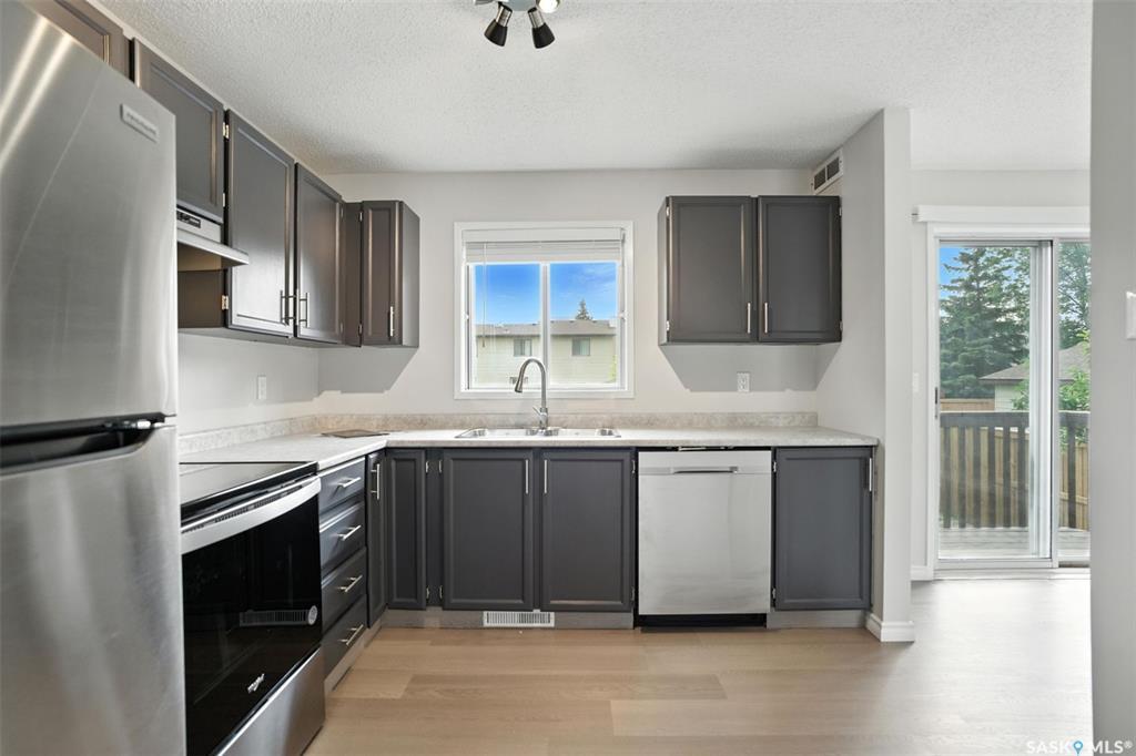 Property Photo: 238 Stillwater Drive SK S7J 4K3