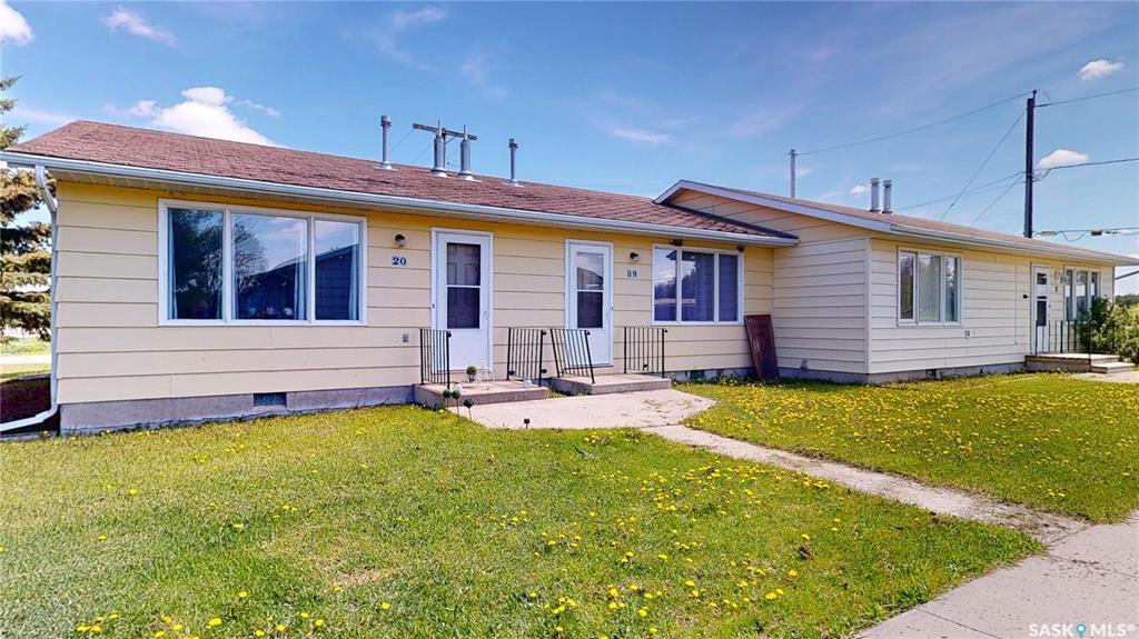 Property Photo: 600 Railway Avenue Triplex SK S0G 5A0
