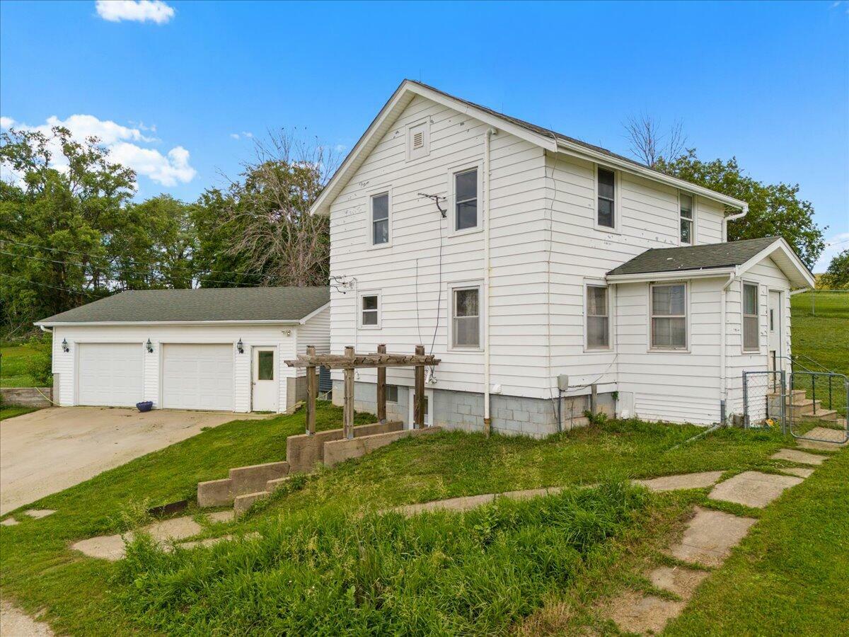 Property Photo: 1435 200th Street IA 51566