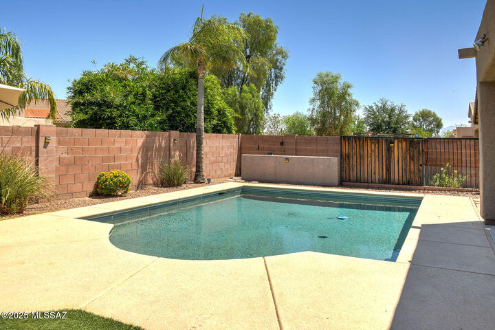 Property Photo: 8287 N Rocky Brook Drive AZ 85743
