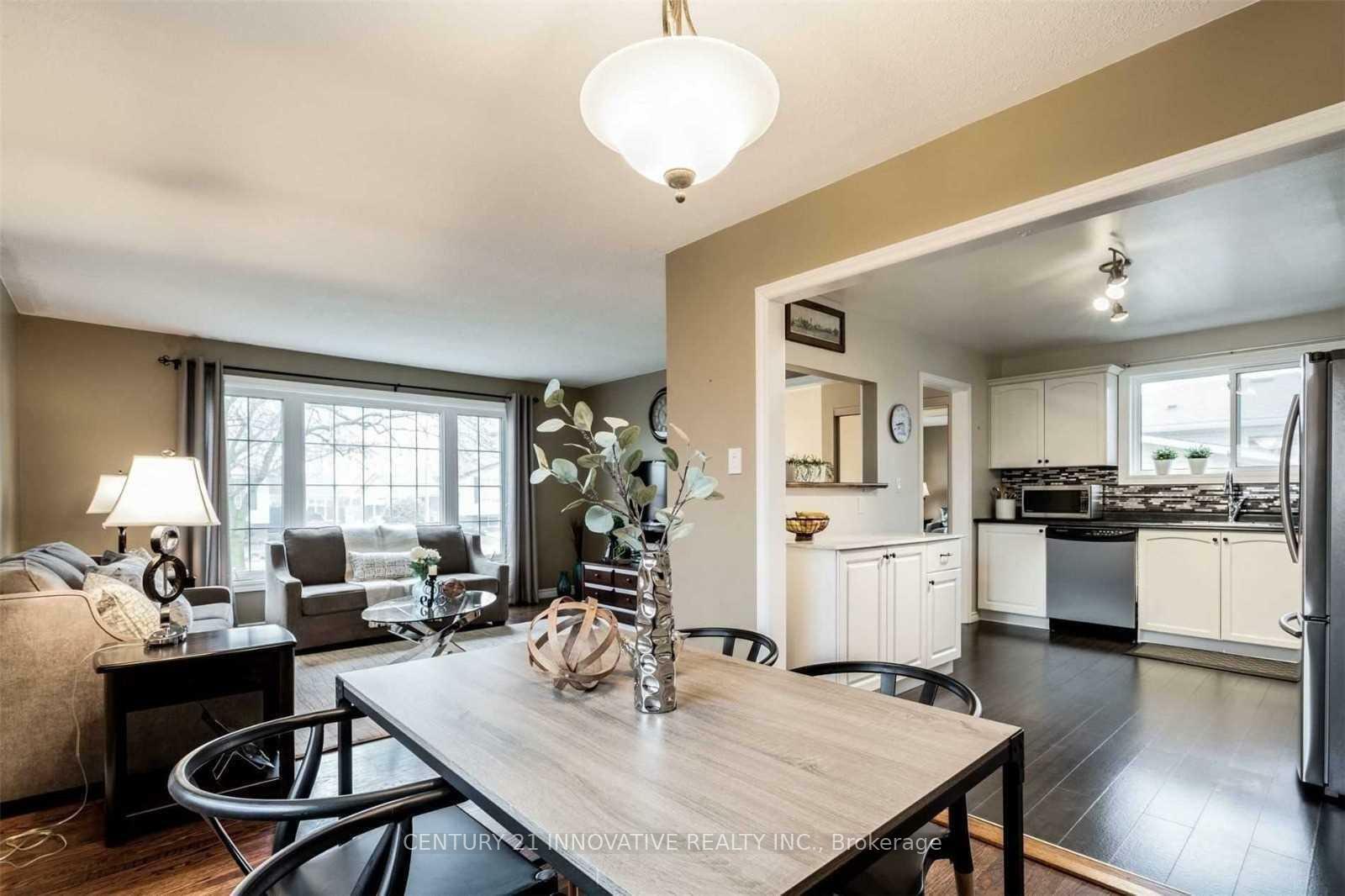 Photo de la propriété: 586 Chamberlain Road ON L7L 2V5
