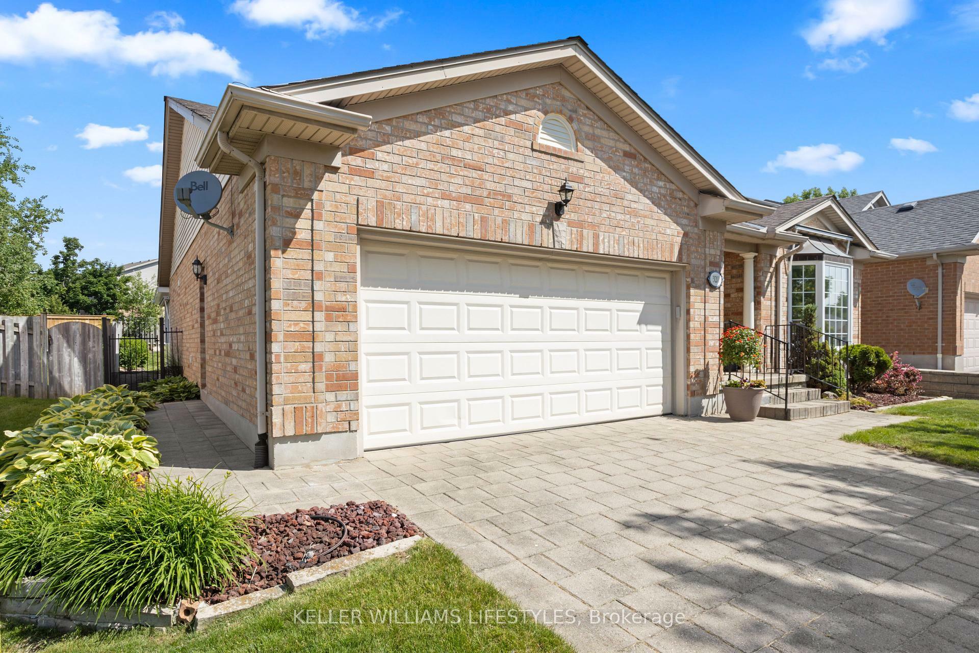 Property Photo: 320 McGarrell Drive ON N6G 5E9
