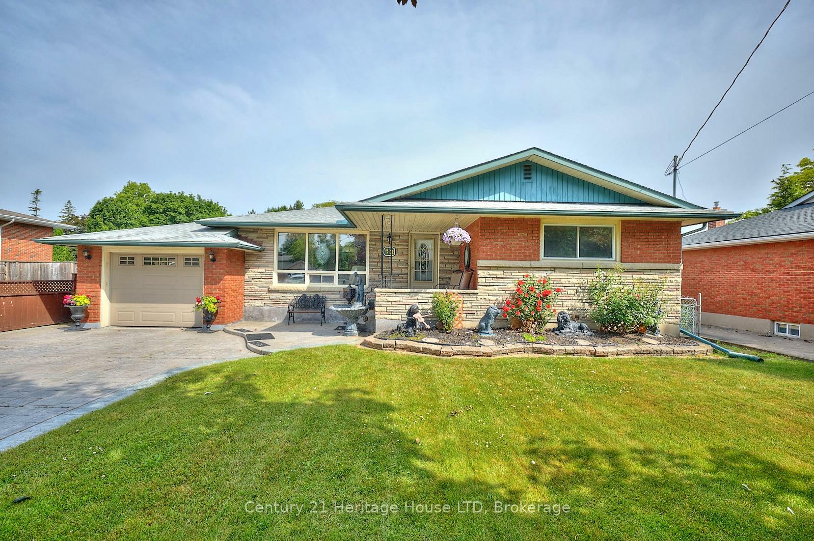 Property Photo: 43 Parnell Road ON L2N 2W5