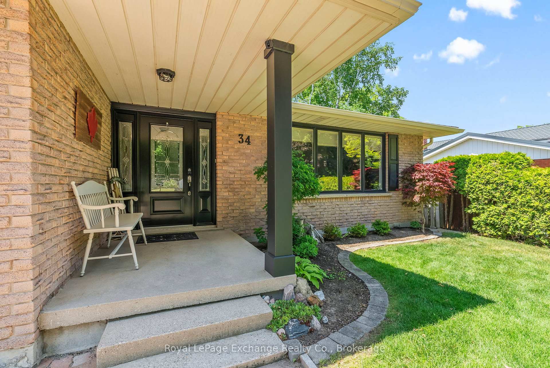 Property Photo: 34 Anne Marie Crescent ON N2Z 2M8