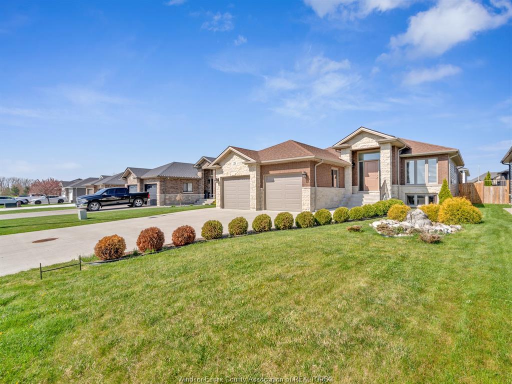 Property Photo: 126 Golfview Drive ON N9Y 0E4
