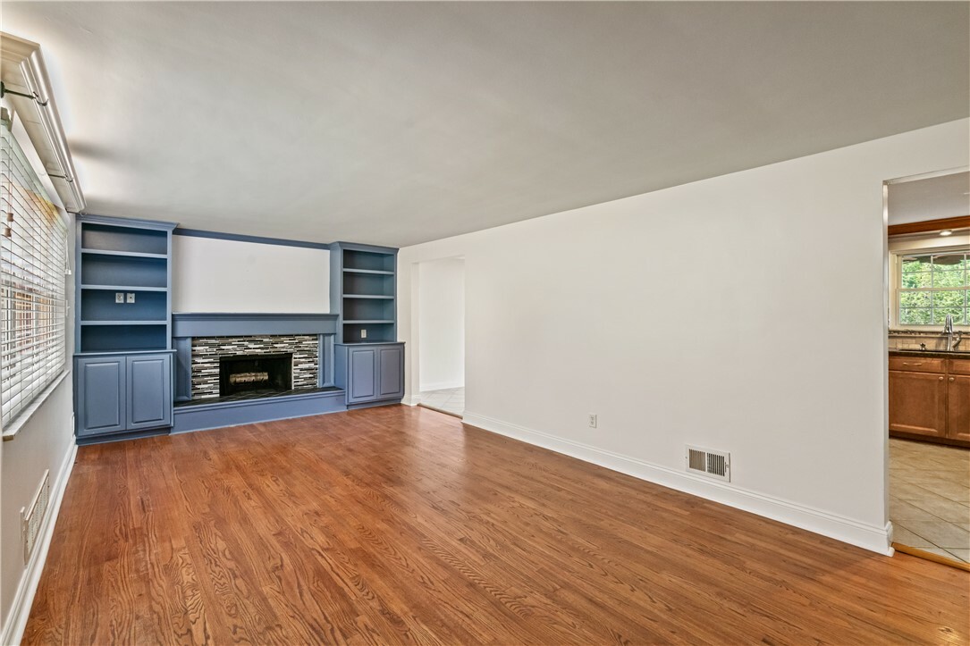 Property Photo: 765 Brafferton Dr PA 15228