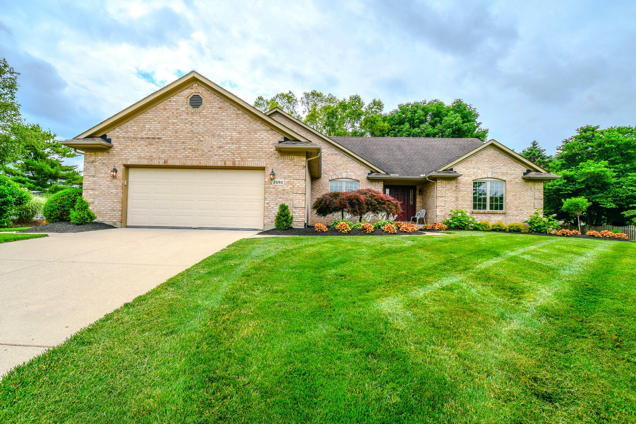 Property Photo: 2690 Langtree Lane OH 45458