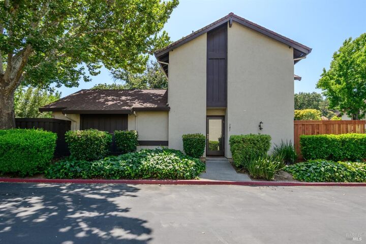 181 Fairoaks Drive  Vacaville CA 95688 photo