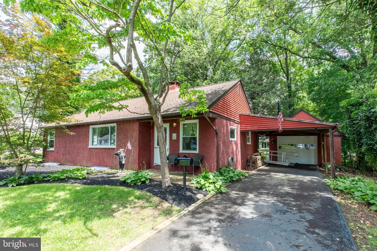 Property Photo: 1042 Thrush PA 19403