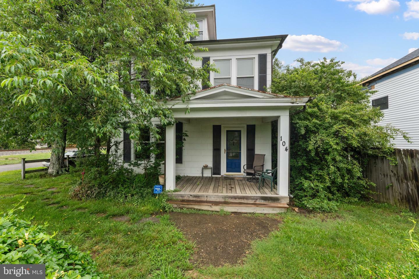 Property Photo: 104 East Fifth VA 23117