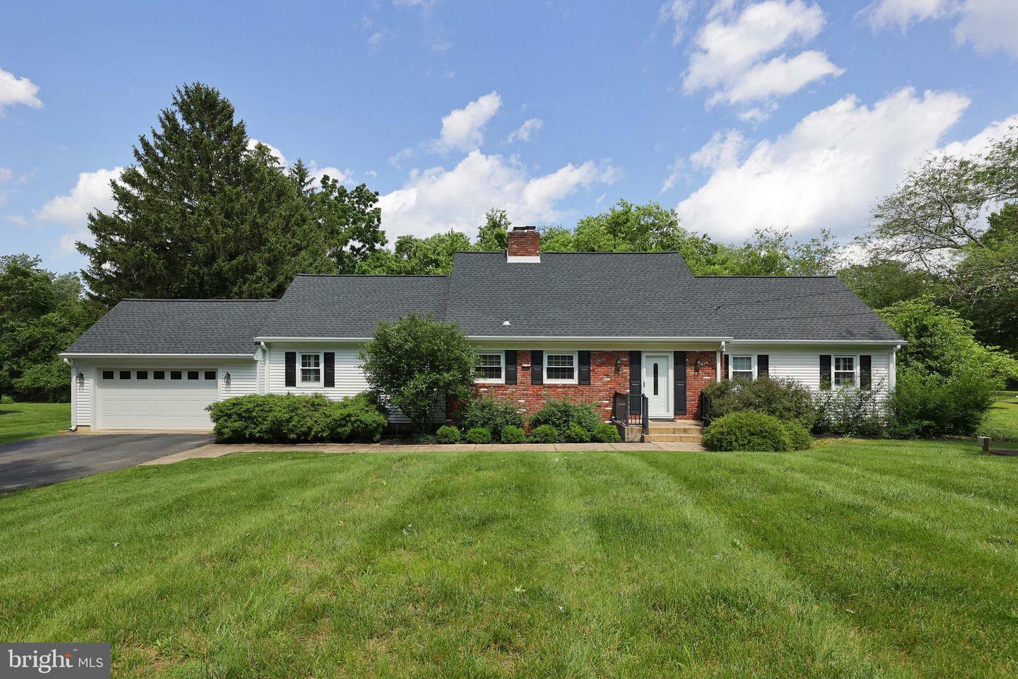 Property Photo: 9 Morningside Drive NJ 08534