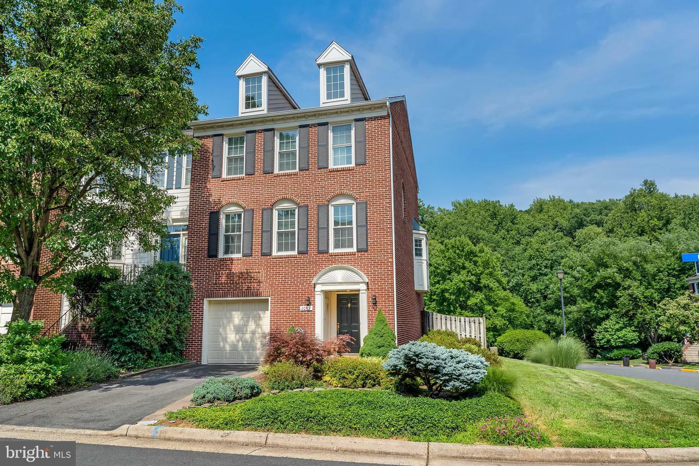 Property Photo: 2089 Gillen Lane VA 22043