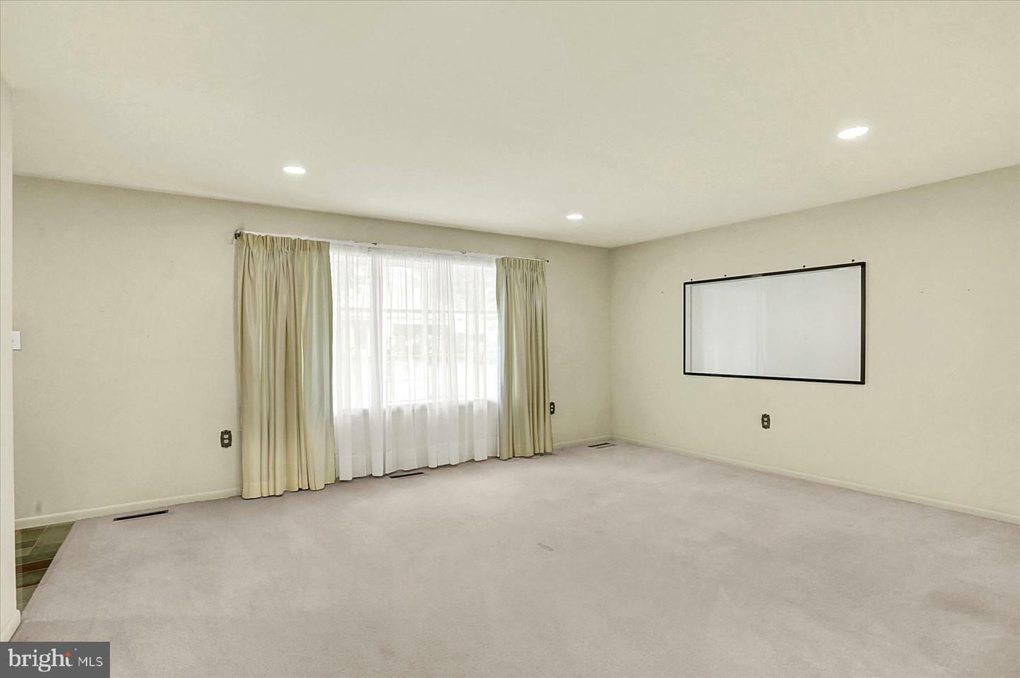 Property Photo: 528 Fairway Drive PA 17011