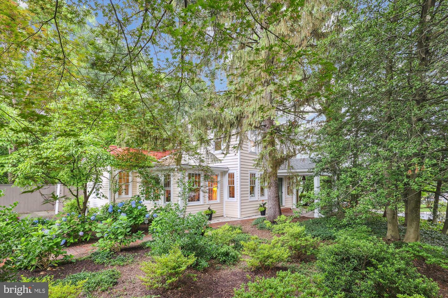 Property Photo:  300 E Broad Street  VA 22046 