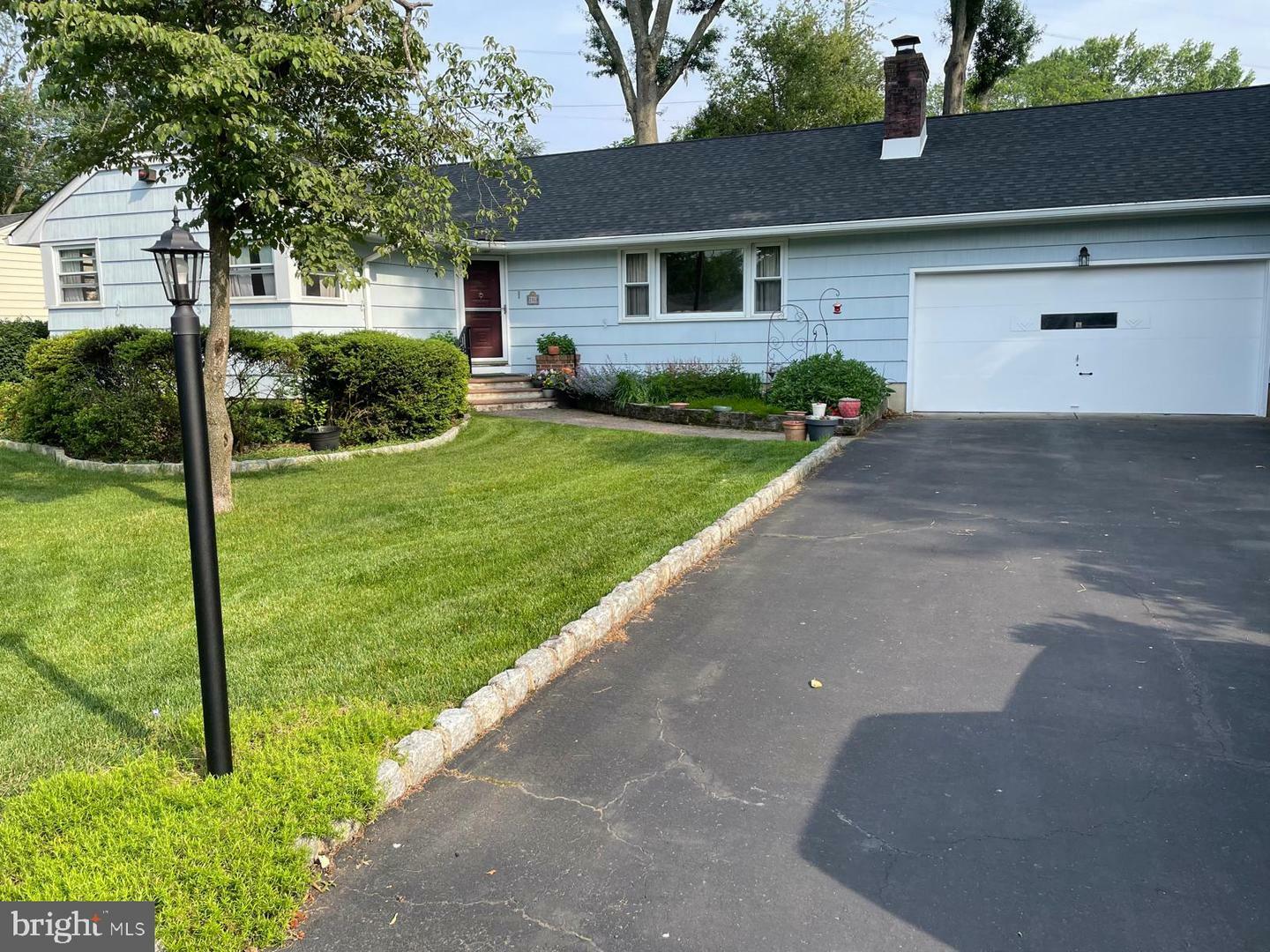 286 Franklin Road  North Brunswick NJ 08902 photo