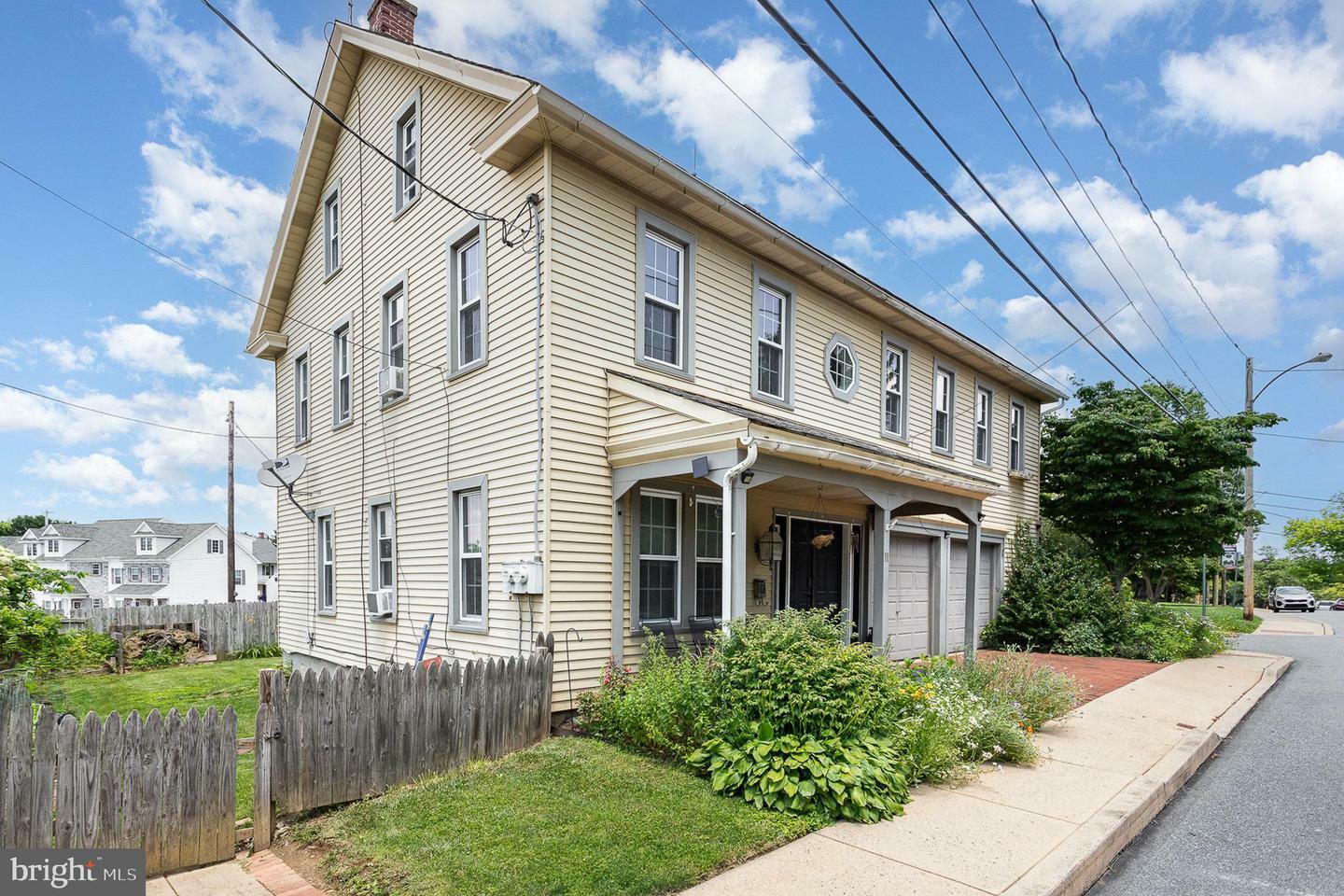 Property Photo:  11 Landis Avenue  PA 17551 