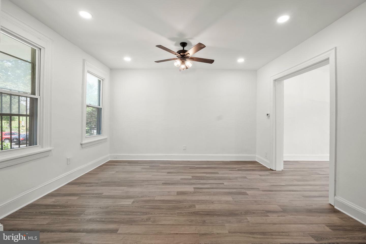 Property Photo:  2419 North Capitol Street NE  DC 20002 