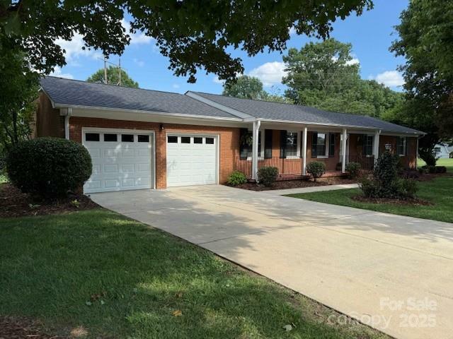 Property Photo: 1116 Fieldstone Road NC 28115