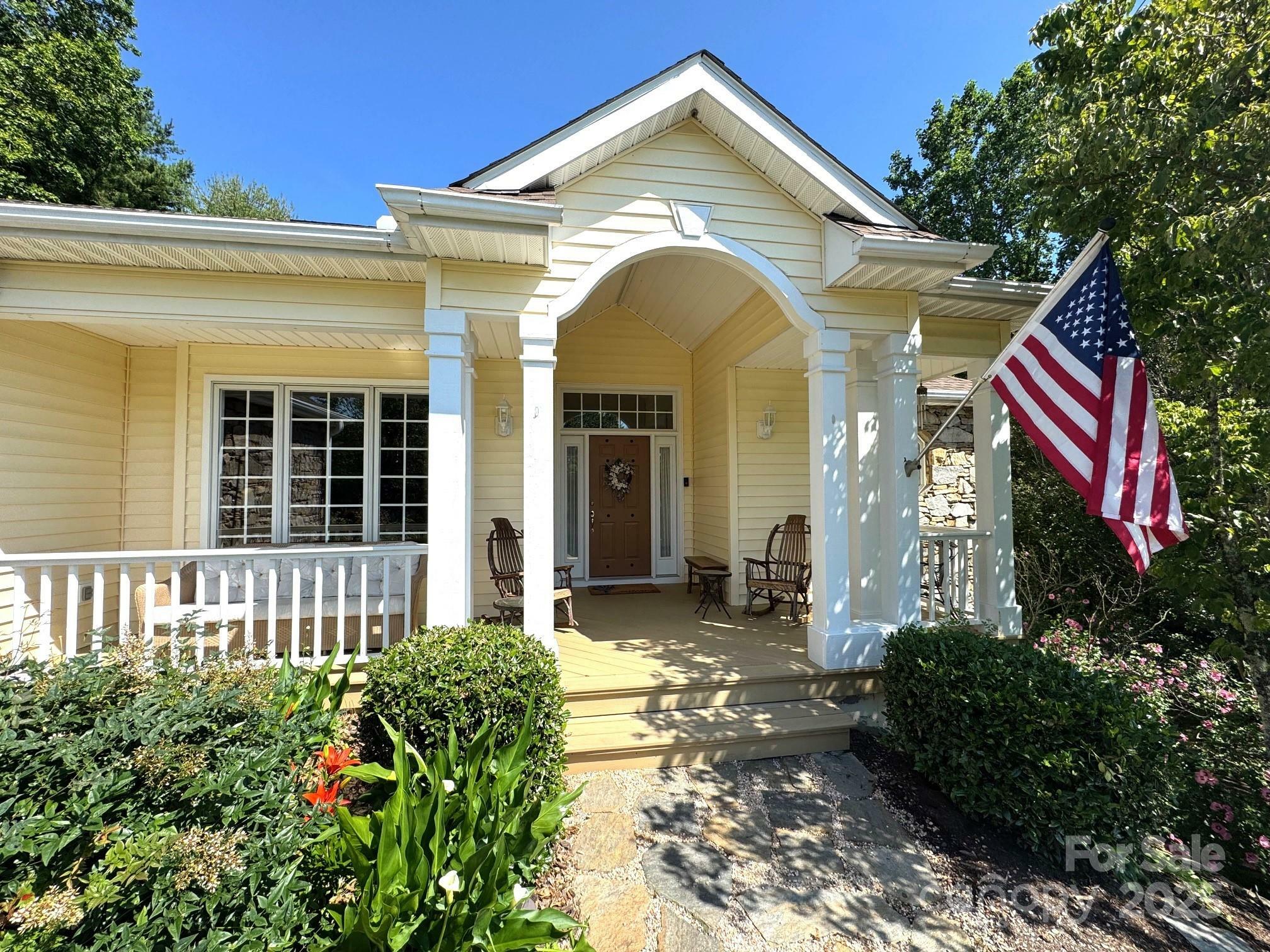 Property Photo: 100 Bayberry Way NC 28739
