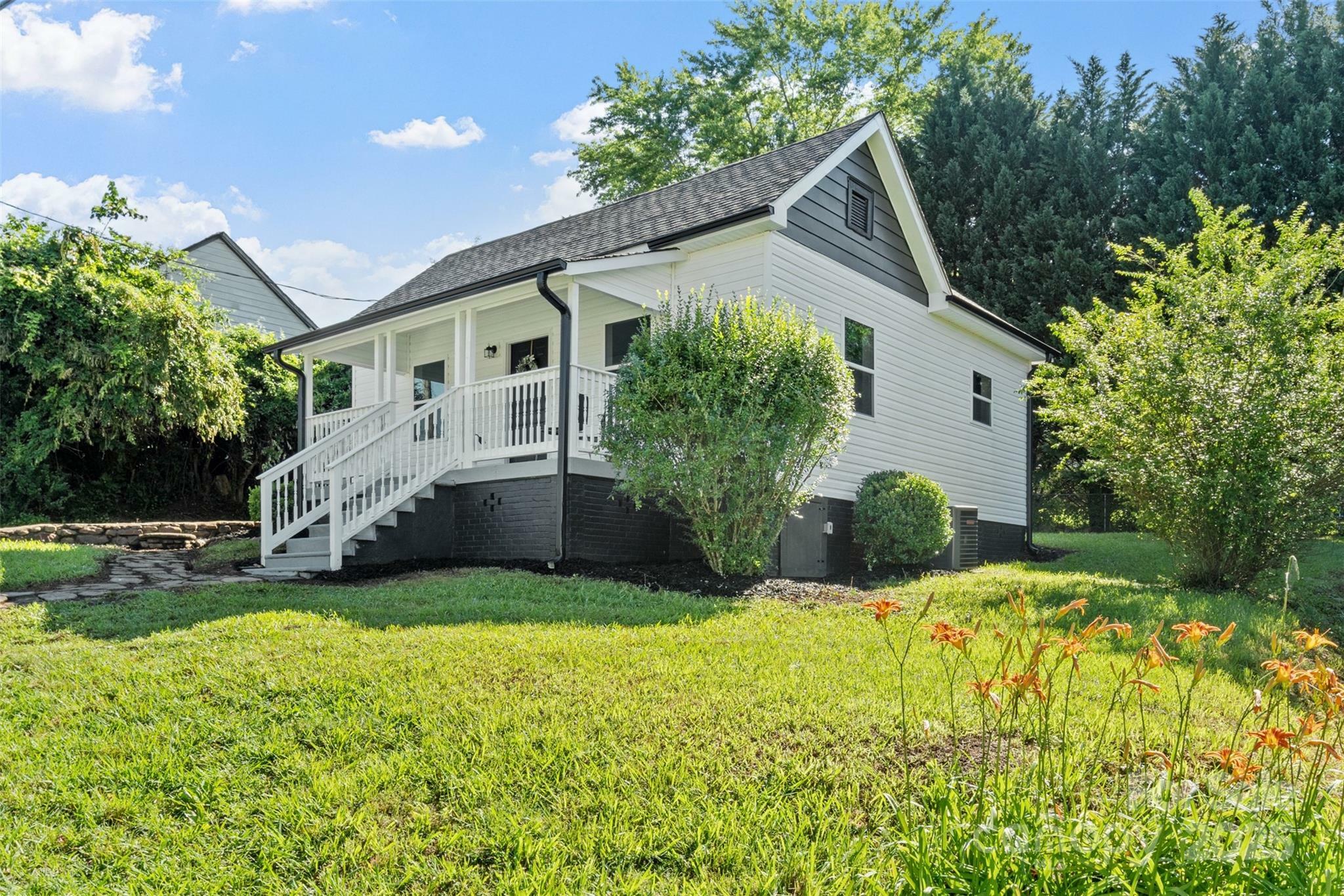 Property Photo: 180 Church Street NC 28752